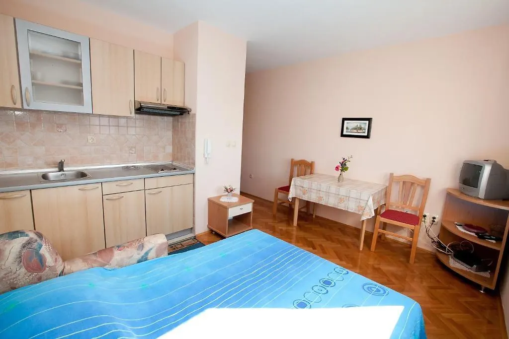 Apartments Petani Kožino